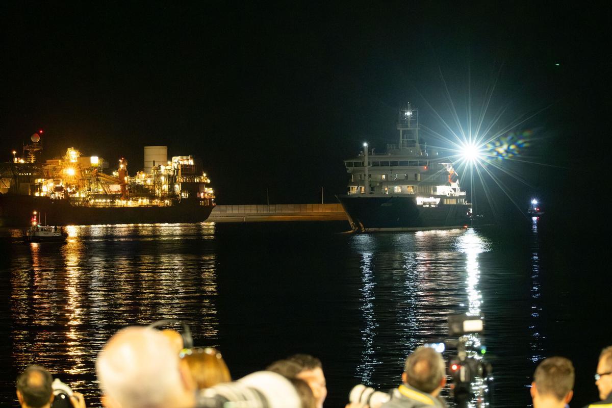 El 'crucero del hantavirus' MV Hondius, en el puerto de Granadilla (Tenerife)