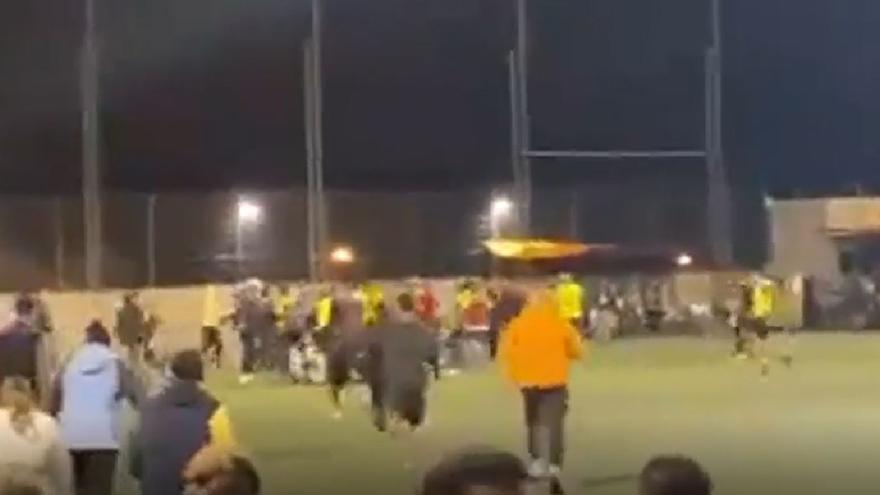 El fútbol base de Canarias muestra otra vez su peor cara: pelea multitudinaria entre jugadores y aficionados en Arona