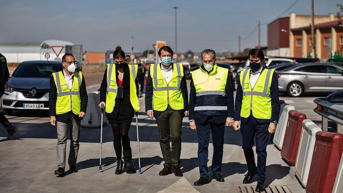 De izquierda a derecha: Fernando Antúnez, Clara San Damián, Alfonso Fernández Mañueco, Rafael Sánchez y Juan Carlos Suárez Quiñones. | Emilio Fraile