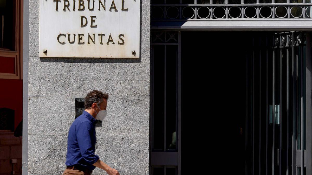 Edificio , fachada del Tribunal de Cuentas.