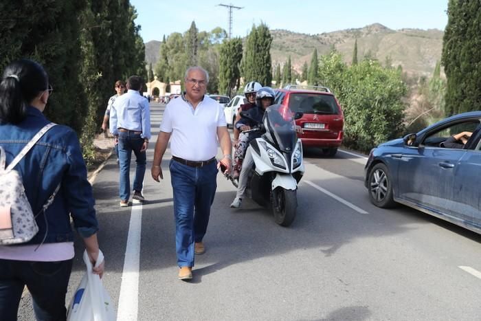 Día de Todos los Santos en el cementerio de Lorca