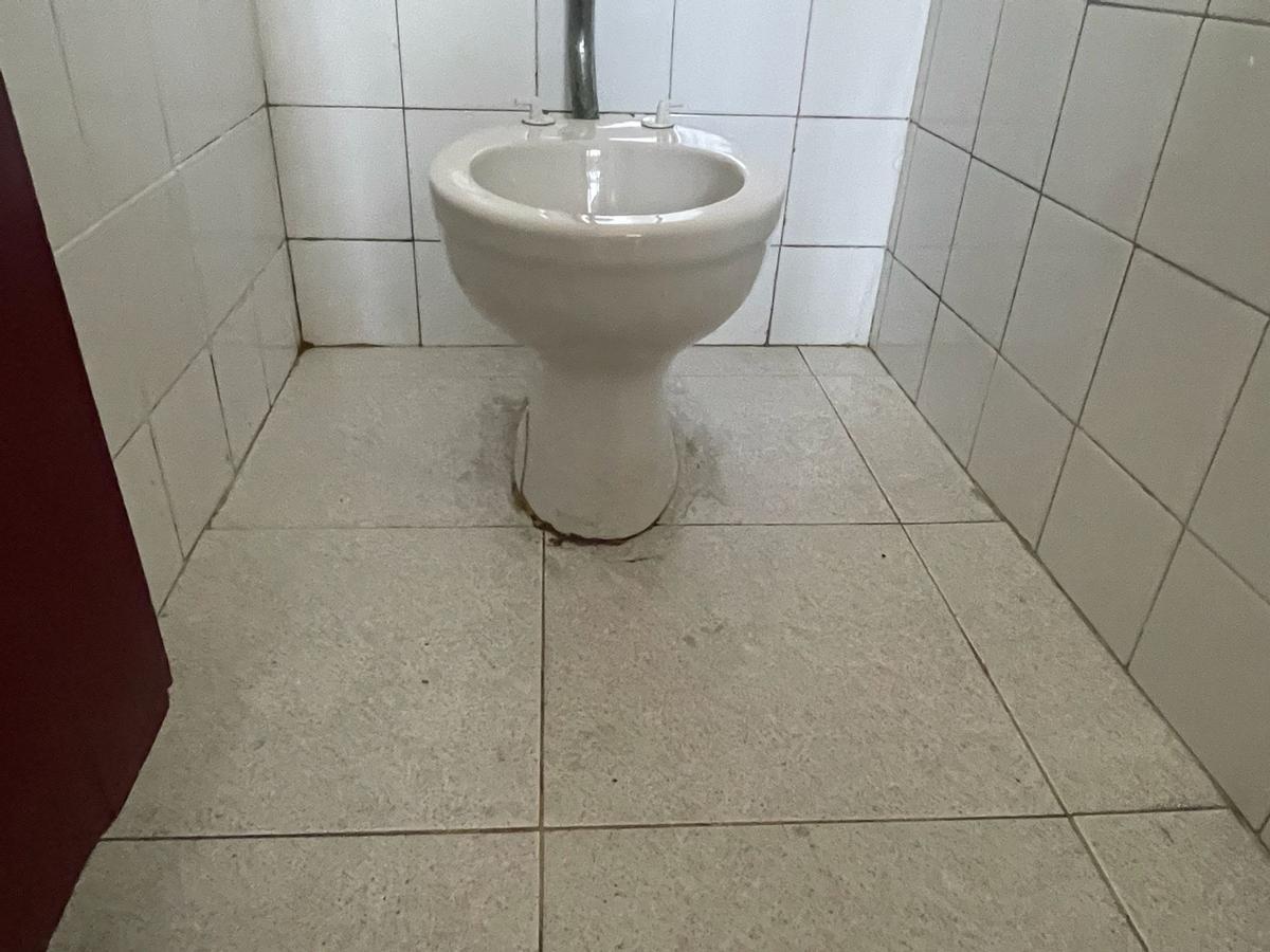 Así fue la concentración de protesta en el colegio Eulalia Álvarez