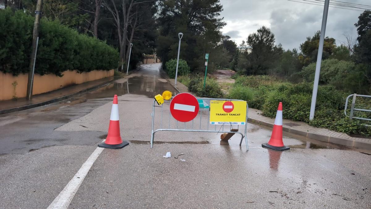 La calle ha sido cerrada al tráfico.