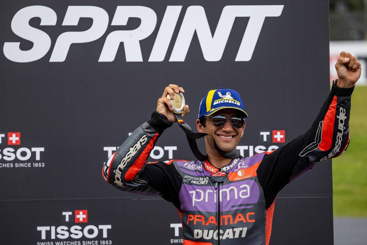 Jorge Martín celebra su victoria.