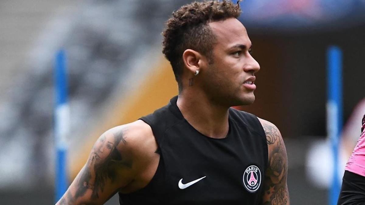 El brasileño Neymar podría perderse la Supercopa de Francia frente al Mónaco