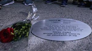 Inauguració de la placa on va ser atropellat Gaudí a la Gran Via. | JORDI OTIX