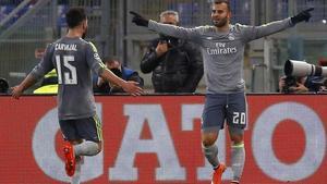 Jesé celebra con Carvajal su gol en el Olímpico, ante el Roma. 