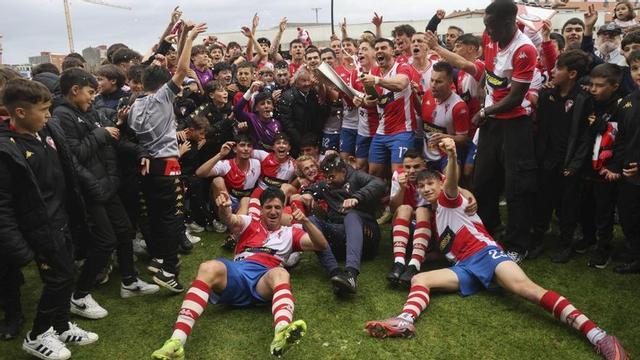 Equipo y afición fueron uno solo antes, durante y después del partido. | NOÉ PARGA