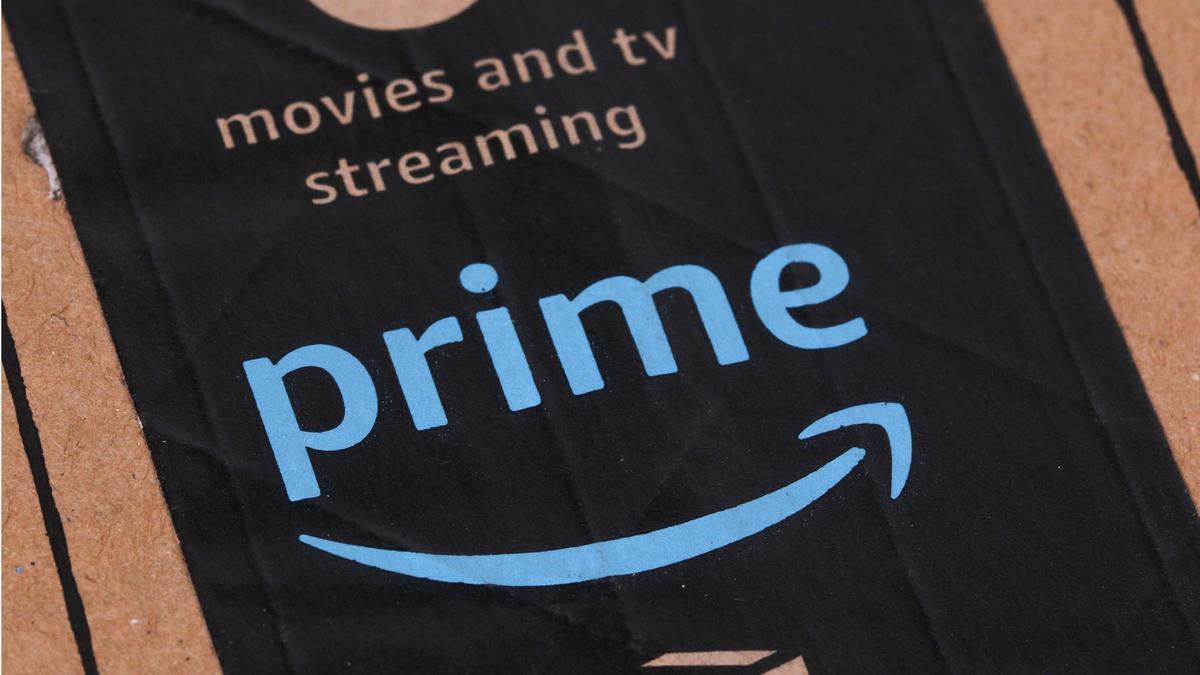 Etiqueta del logotipo de Amazon Prime.