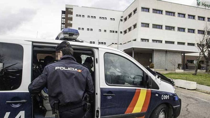 La policía detiene en Badajoz a 8 familiares de un acusado de atracar a una mujer