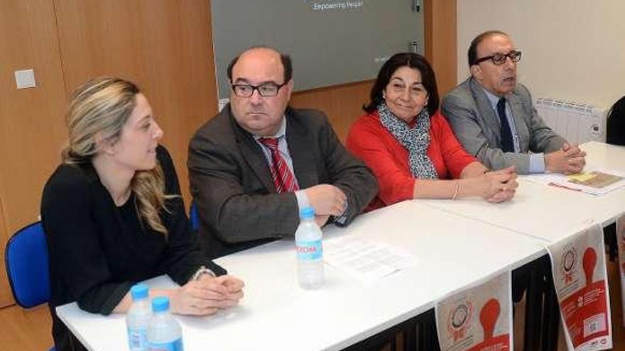 Lucía Pedroso, presidenta de AJE, en primer término.  // Rafa Vázquez