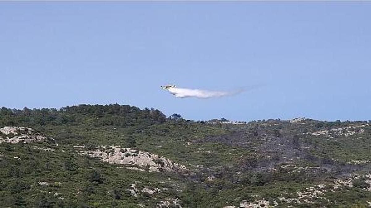 Imagen de archivo de una avioneta contra incendios