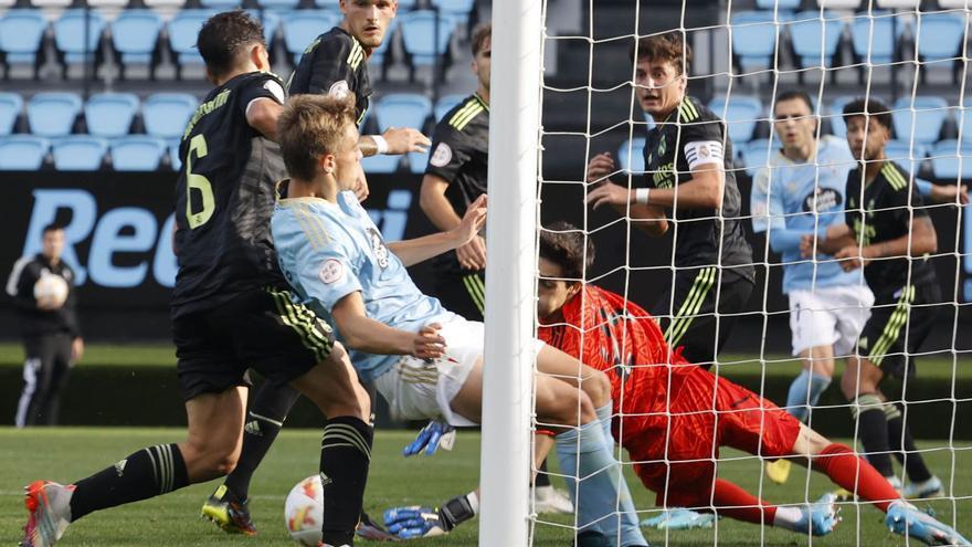 Un frío Celta B cae ante el Badajoz