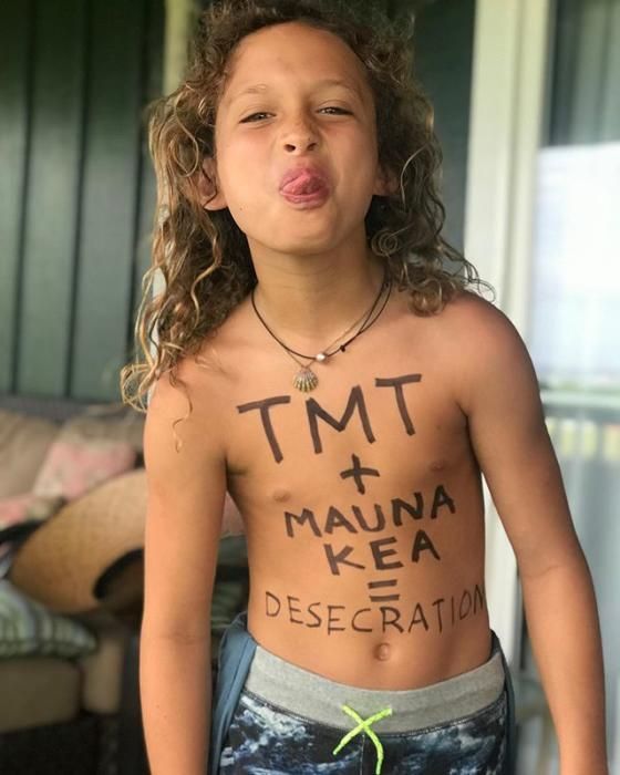 Jason Mamoa se tatua para que el TMT se construya