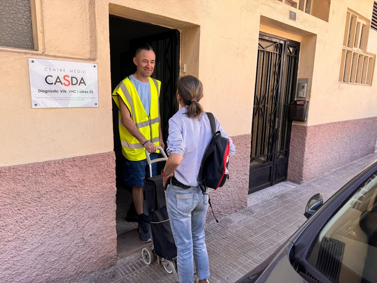 El programa combina atención material, emocional y social.