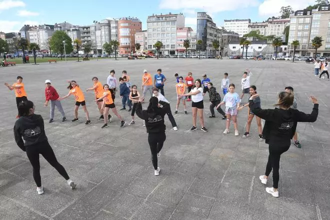 Los escolares de Sada sacan el deporte a la calle