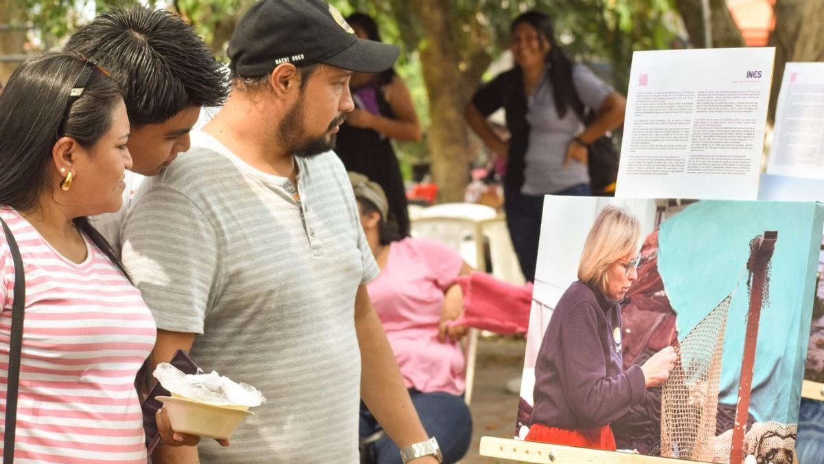 Exposición fotográfica sobre las mujeres del mar de El Salvador que llegará a Redondela.