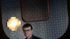 El escritor Javier Cercas posa para Europa Press en un desayuno de prensa, en el Café Comercial, a 26 de febrero de 2026, en Madrid 