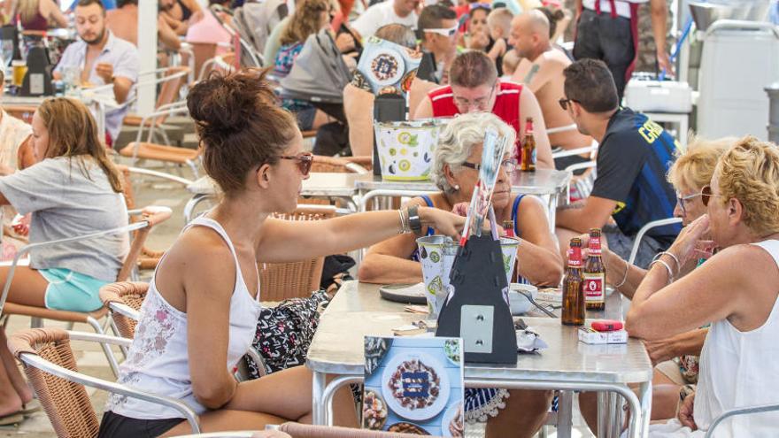 El gasto medio en los restaurantes se sitúa entre los 25 y los 35 euros este verano