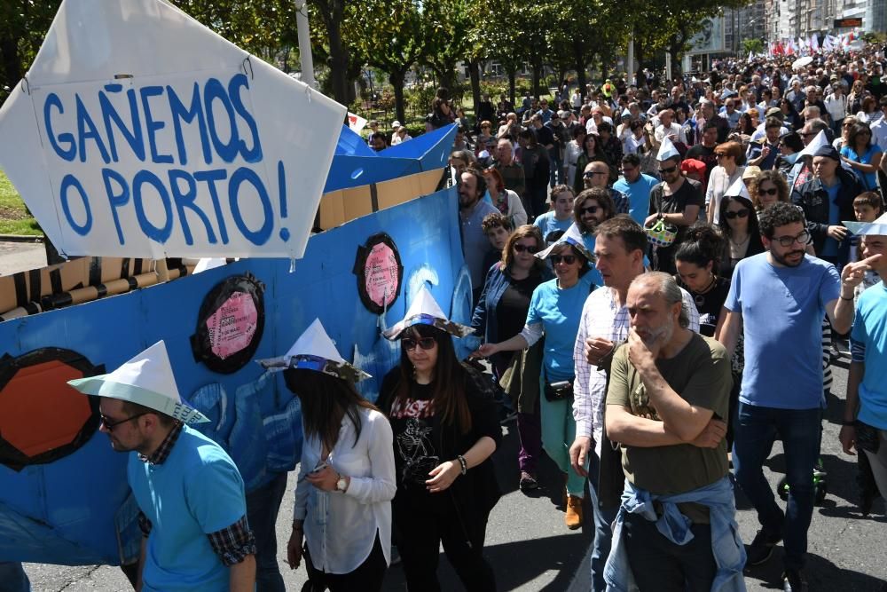 Marcha de 4.000 personas por la fachada marítima