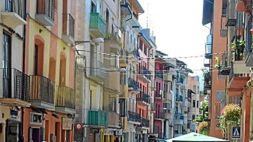 El carrer Major ple de parades