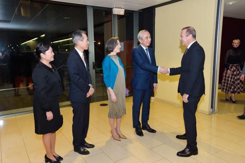 11-02-2010 LAS PALMAS DE GRAN CANARIA. Recepción del embajador de Japón en España, Kenji Hiramatsu, para celebrar su Fiesta Nacional. Fotógrafo: ANDRES CRUZ  | 11/02/2020 | Fotógrafo: Andrés Cruz