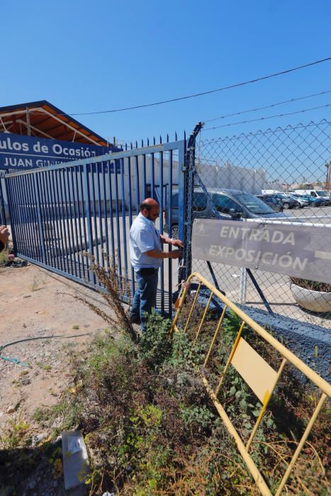 Desalojo del concesionario de coches que impide acabar Parque Central