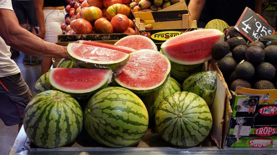 La sandía y el melón siguen encareciéndose y duplican su precio