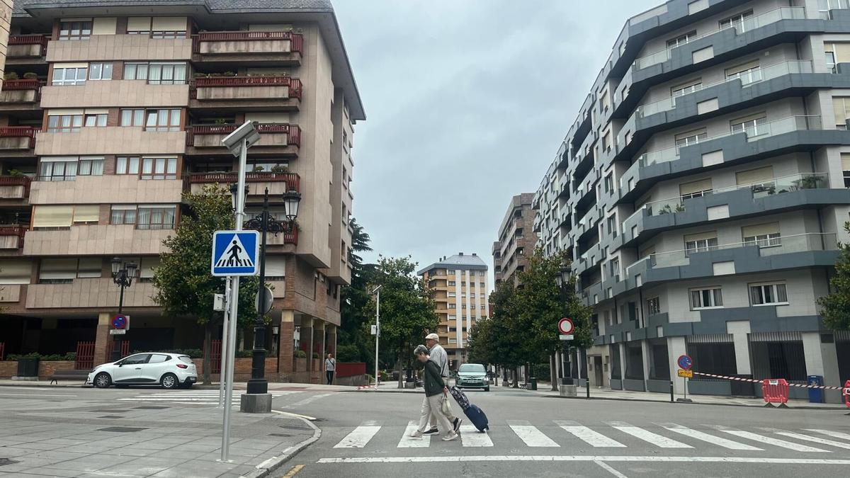 Multado con 200 euros en el paso de cebra: la desconocida sanción de la DGT que se vigila en Asturias y ya publica el BOE