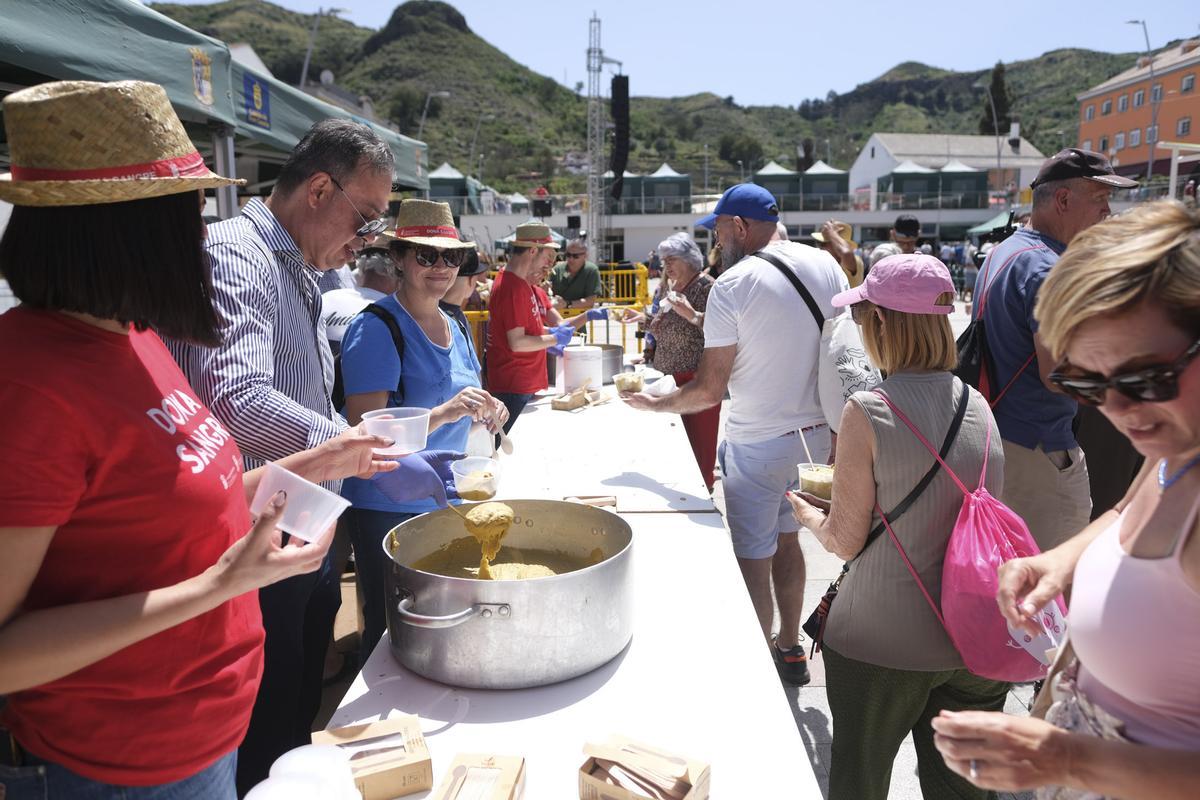 Feria de productos de la tierra en San Mateo