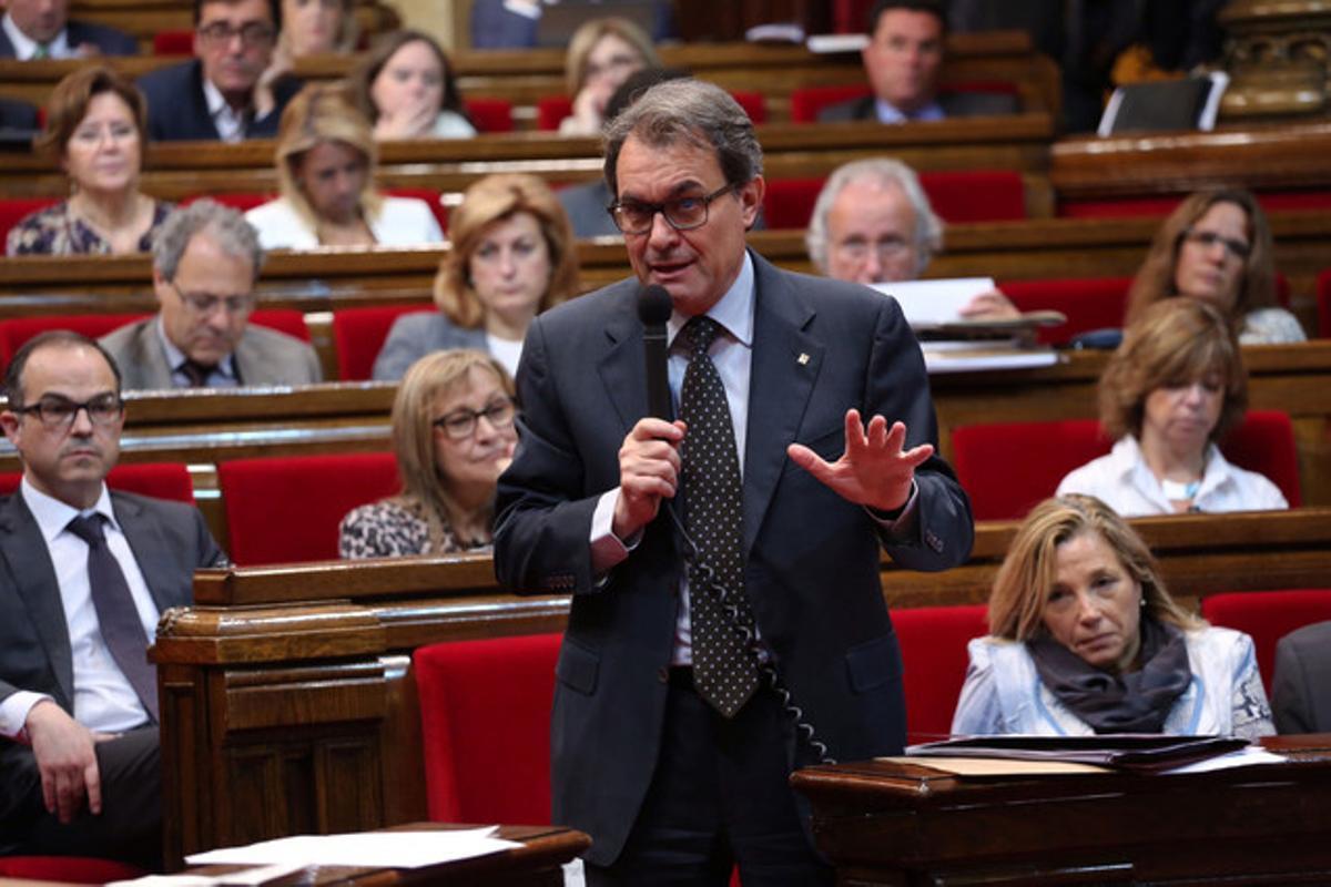 Artur Mas, durant la seva intervenció en el ple del Parlament, aquest dimecres. Artur Mas, durant la seva intervenció en el ple del Parlament, aquest dimecres.