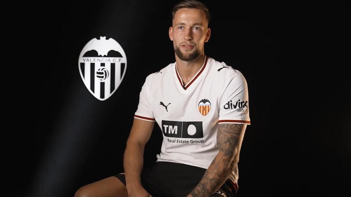 VÍDEO VALENCIA CF | Detalles del Justin de Haas más personal