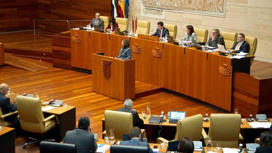 17.000 funcionarios extremeños reciben el apoyo de la Asamblea para impulsar la carrera profesional