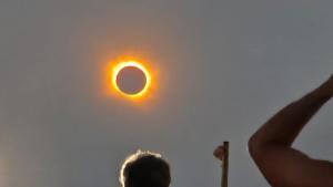 Playa de La Mota de Cubelles durante el eclipse total de sol.