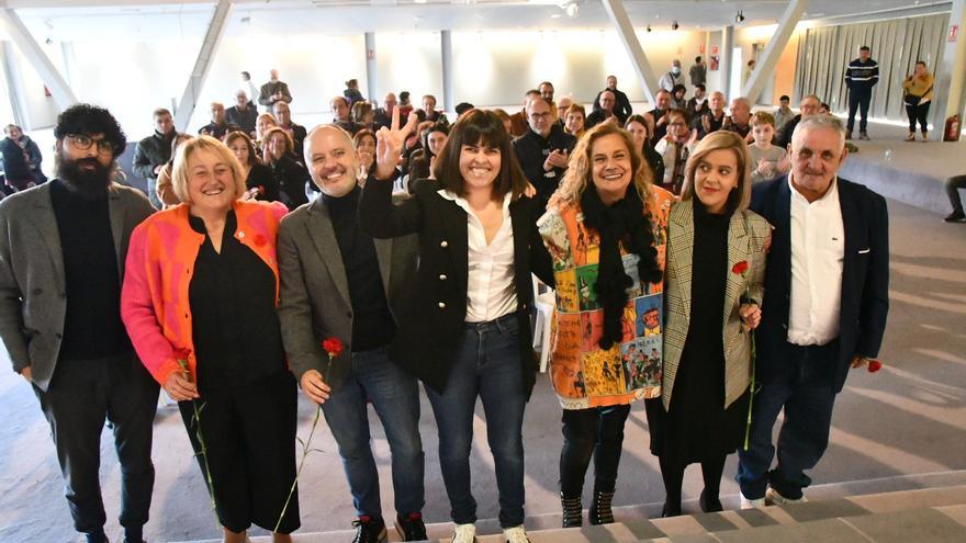 Carmela Silva y David Regades arropan a la nueva candidata del PSOE de Cangas, Iria Malvido