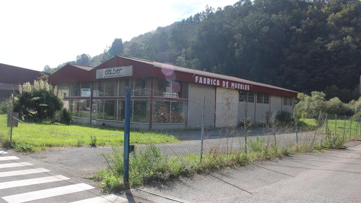La nueva nave adquirida por el Ayuntamiento de Mieres. | A. Velasco