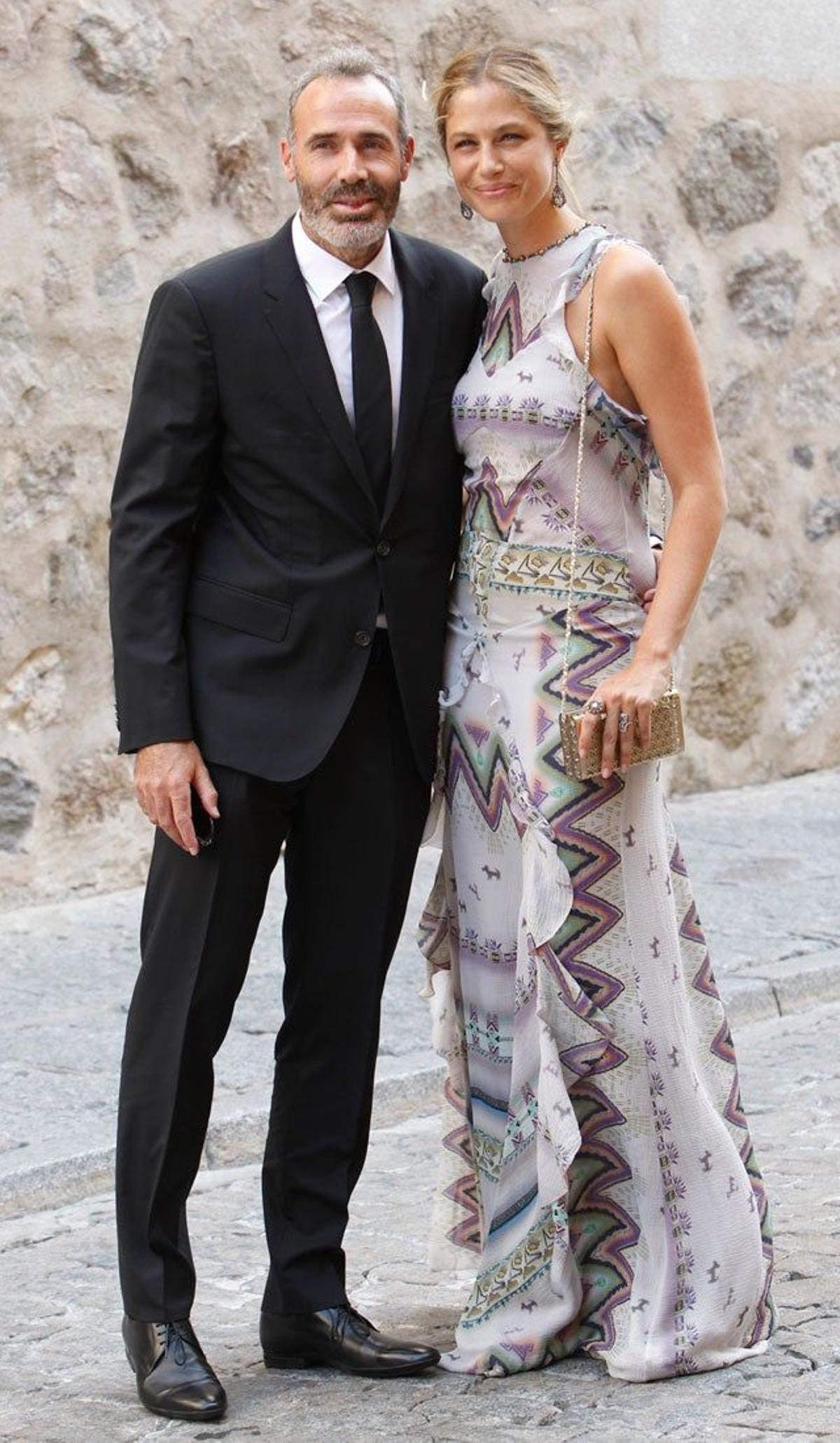 Álex Corretja y Martina Klein llegando a la boda de Feliciano López y Alba Carrillo