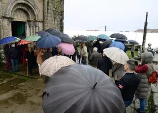 La lluvia impide las procesiones de San Martiño en la víspera del día grande