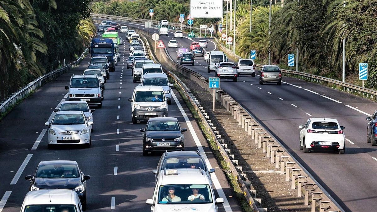 Colas en la autopista del Norte.