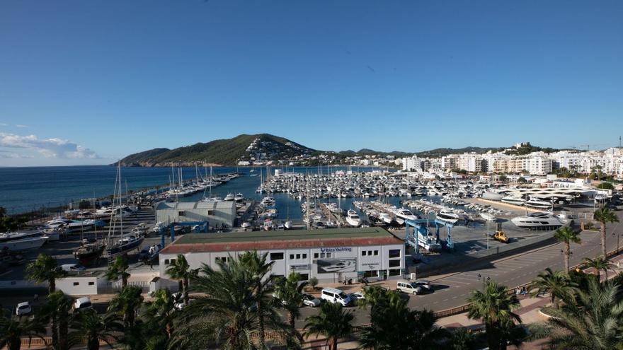 La feria se celebrará en el espigón del puerto de Santa Eulària, Muelle A de la Marina.