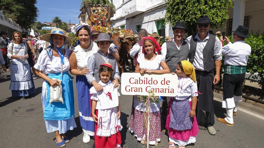 Carretas en la romería de la fiesta del Pino 2023