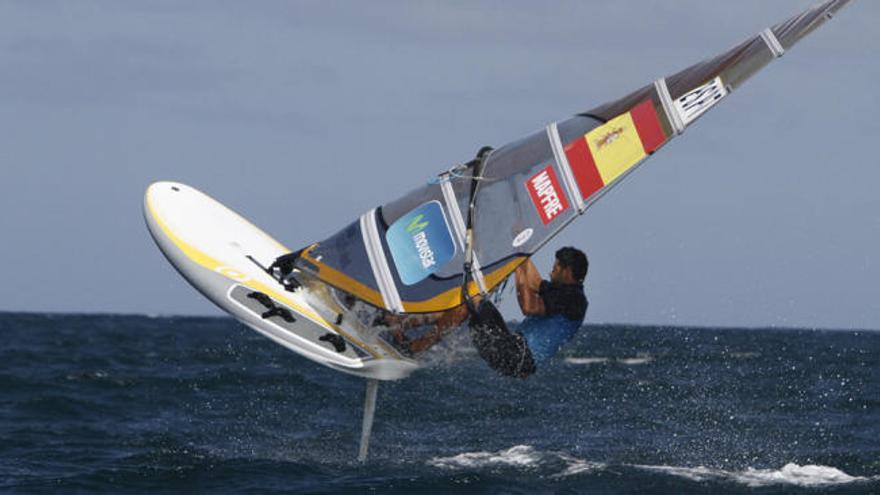 Iván Pastor, oro en windsurf