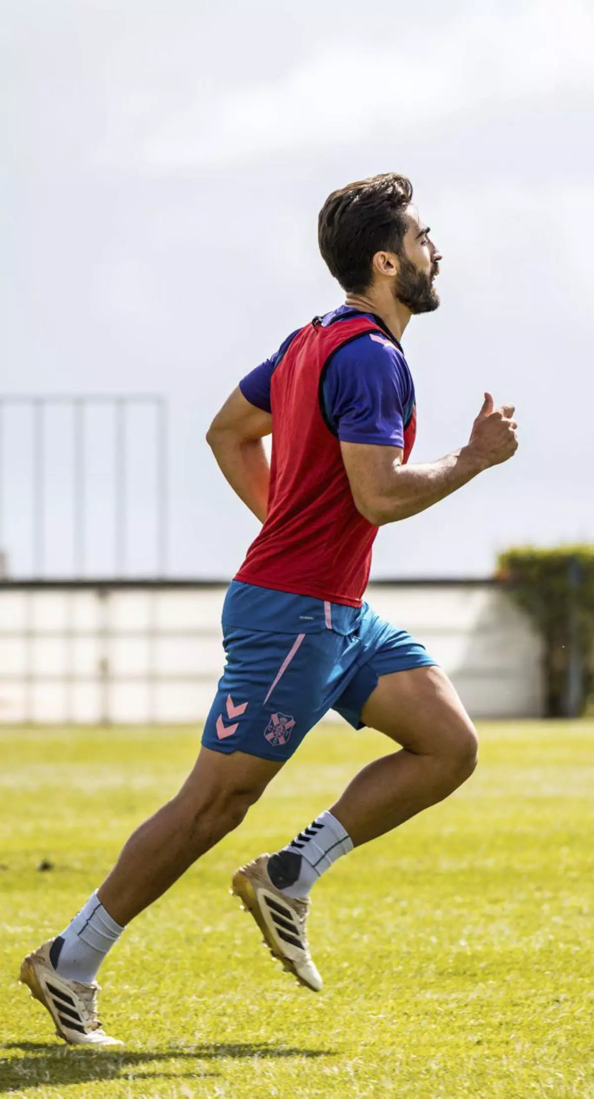 Dos centrales de acero inoxidable en el CD Tenerife