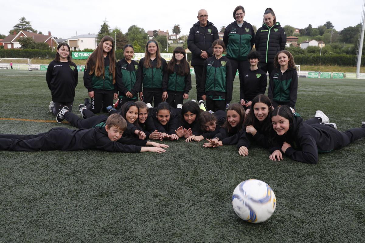 Las jugadoras del Hispano alevín, en Ferrota