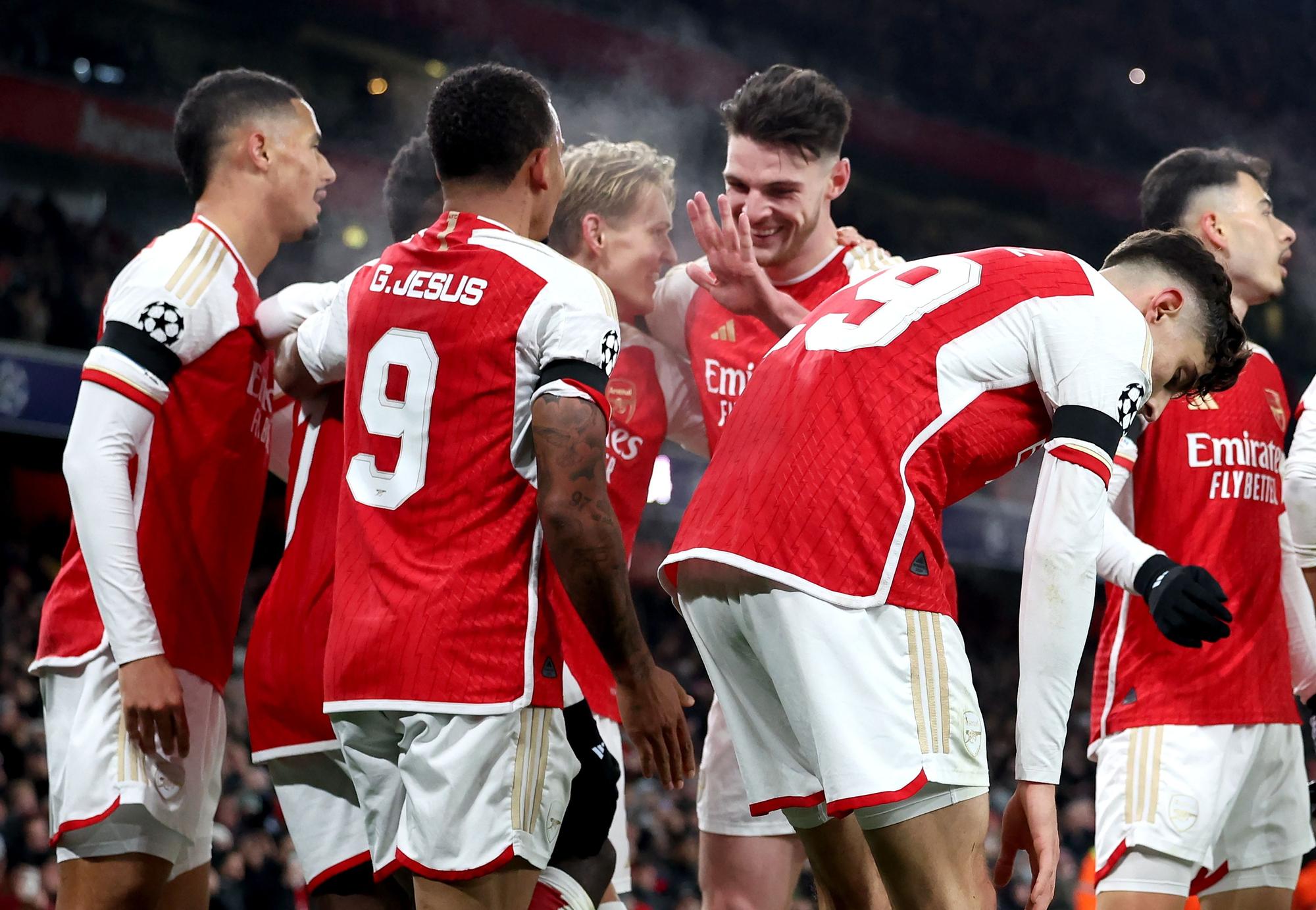 Resumen, goles y highlights del Arsenal 6 - 0 Lens de la Jornada 5 de la Fase de Grupos de la Champions League