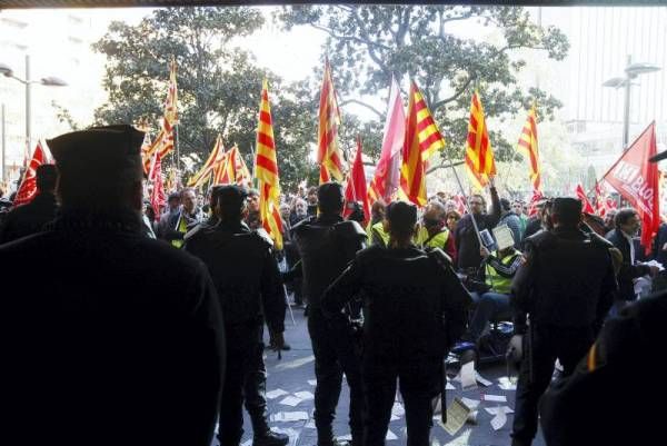 Las imágenes de la jornada de huelga en Zaragoza