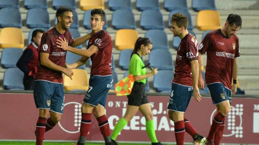 Romay, Pibe, Álex González y Javi Pazos (de izquierda a derecha) celebran el tercer gol contra el Adarve. // Gustavo Santos