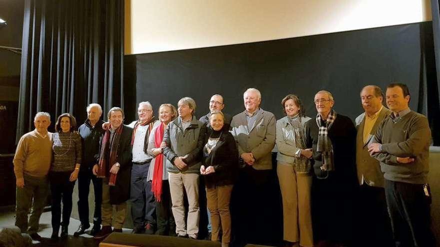 Integrantes del grupo MSCLE que asistieron al acto del Cine Felgueroso de Sama.