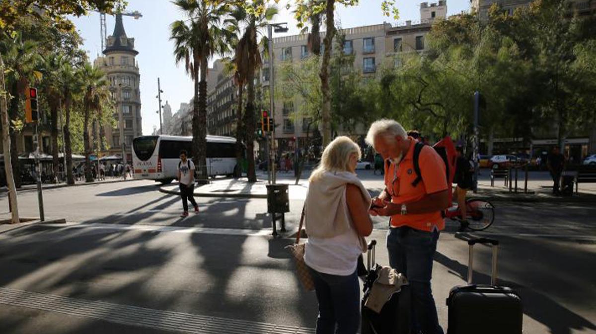 Buses interurbanos en la Estació del Nord y Barcelona