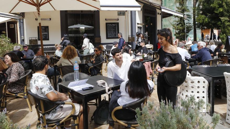 Las patronales plantean ampliar las horas extra para afrontar el déficit de empleados en Ibiza